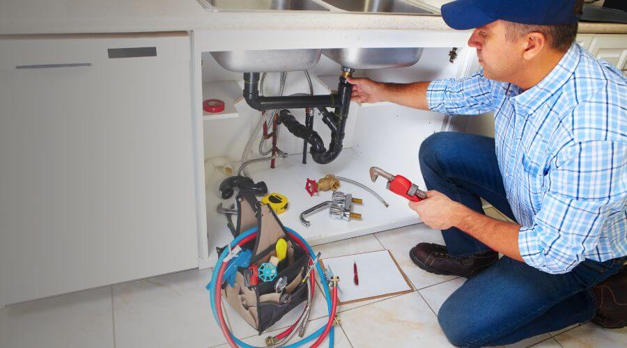 Expert burst pipe repair services in McDermott, OH